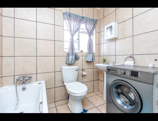 2 BEDROOM APARTMENT FOR SALE IN COMET